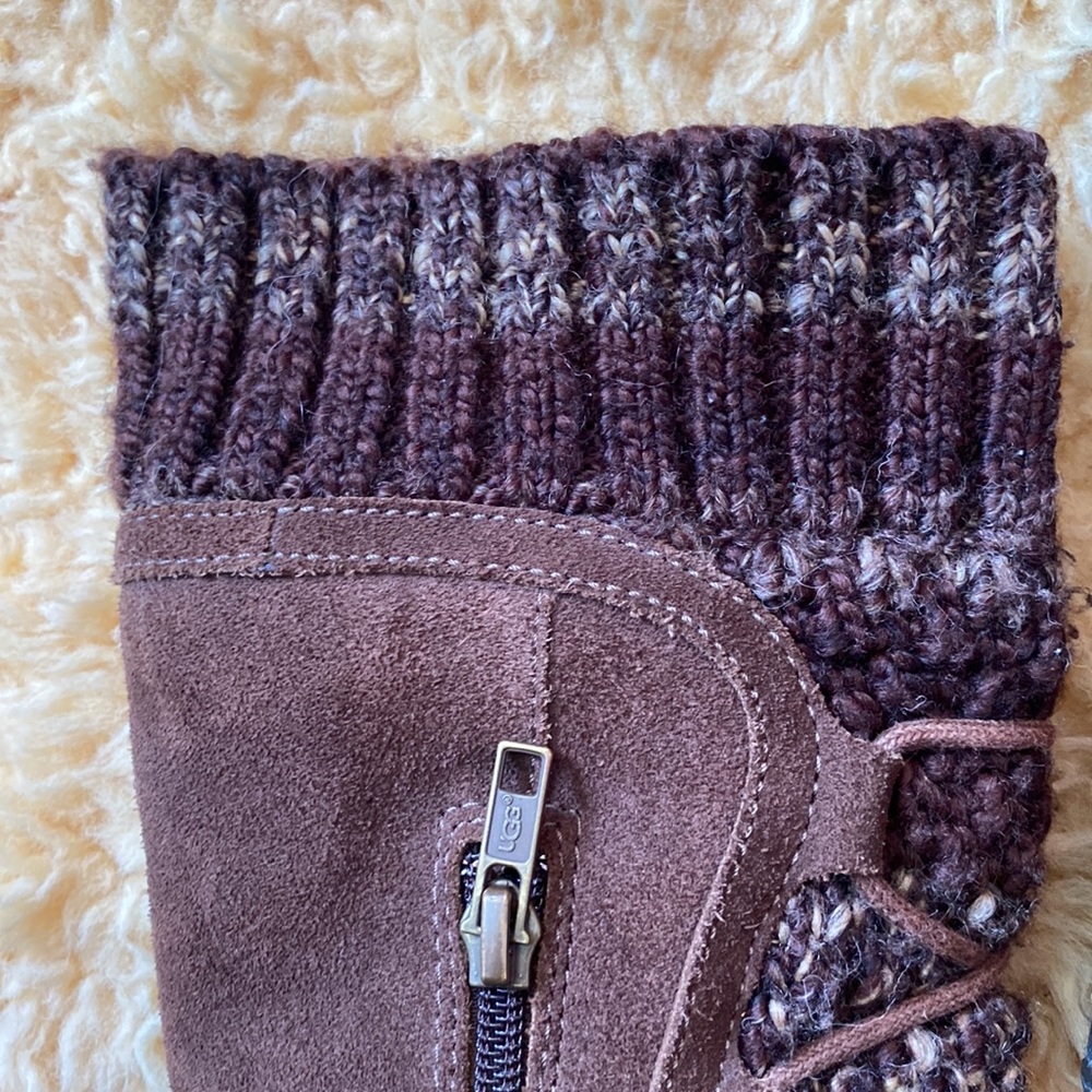 Girls UGGS - Picture 7 of 7